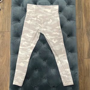 Athleta Elation 7/8 Leggings/Tights